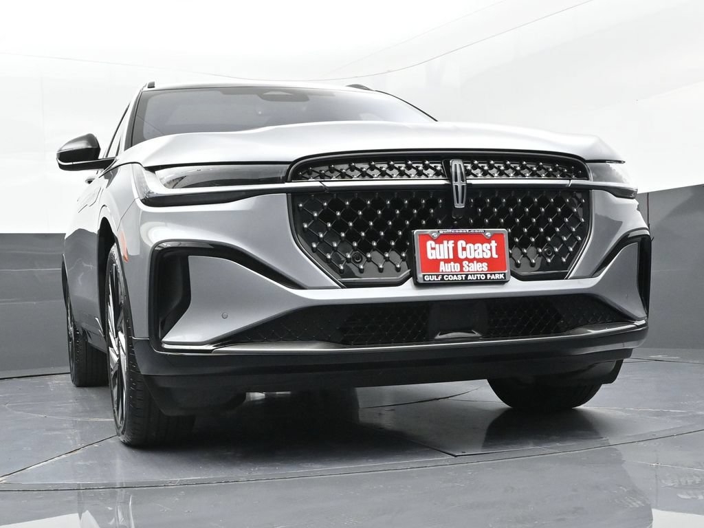 Used 2025 Lincoln Nautilus Reserve AWD/4WD image 36
