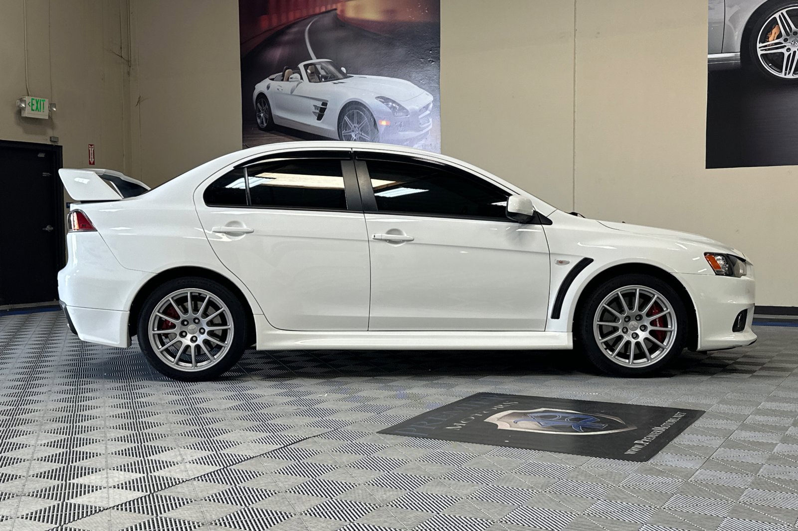 Used 2010 Mitsubishi Lancer Evolution GSR image 3