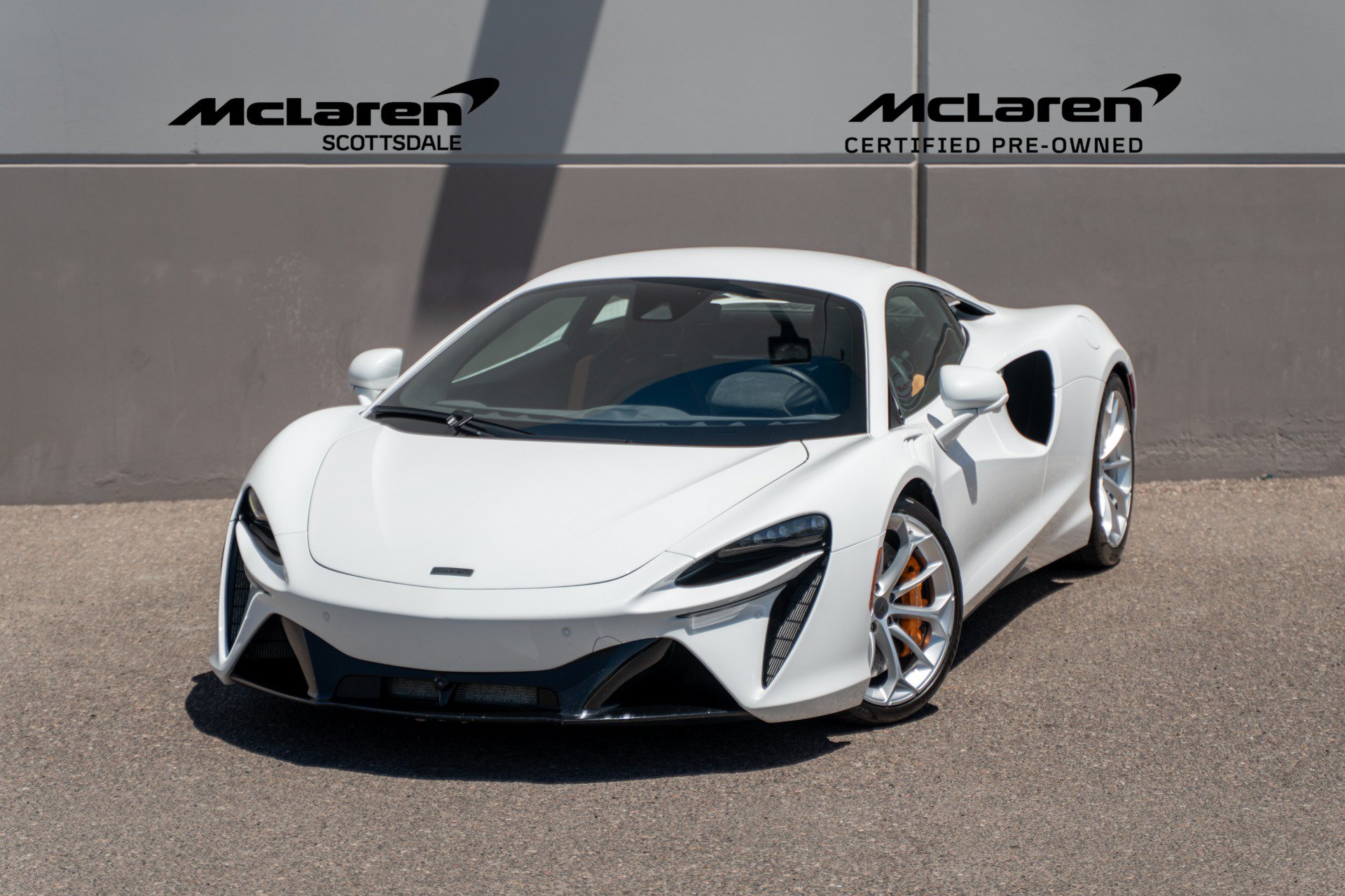 Used 2026 McLaren Artura RWD image 1