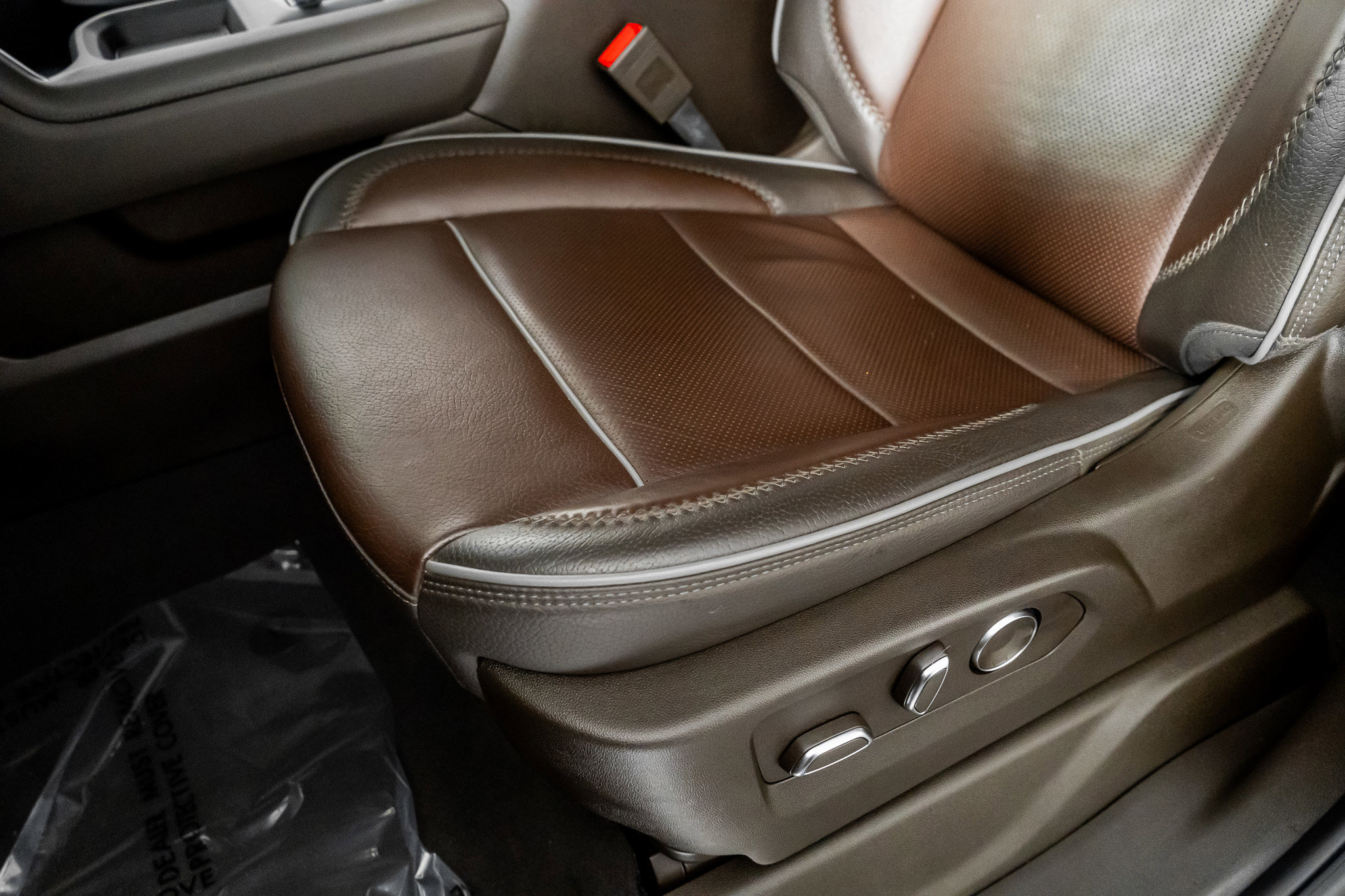 Used 2025 GMC Sierra 3500 Denali w/ Denali Reserve Package image 28