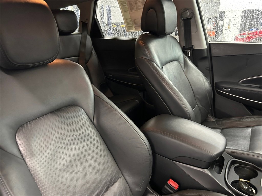 Used 2016 Hyundai Santa Fe SE w/ Option Group 02 image 16