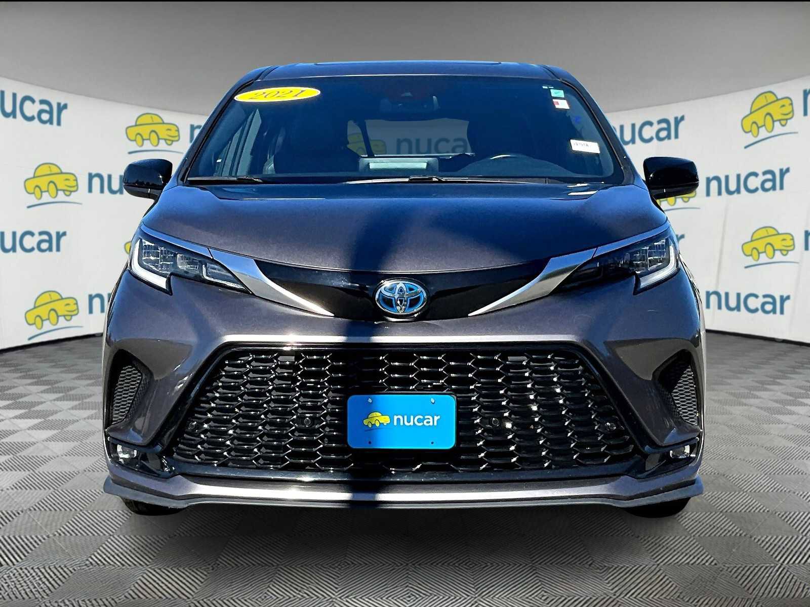 Used 2021 Toyota Sienna XSE video 2