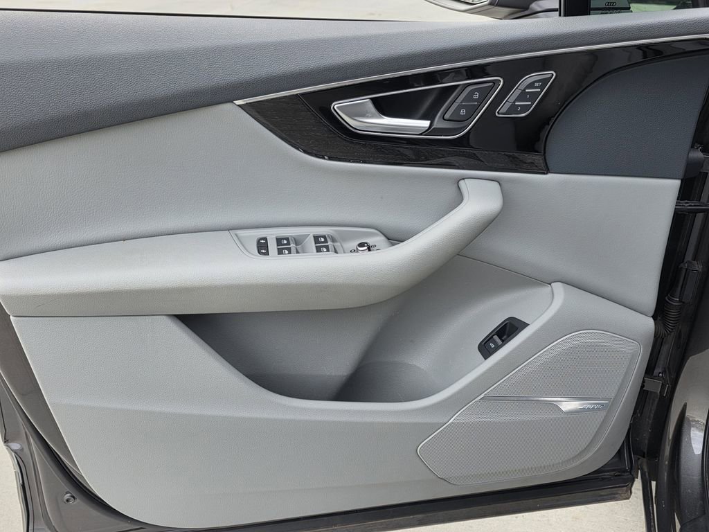 Used 2019 Audi Q7 3.0T Premium Plus w/ Premium Plus Package image 11