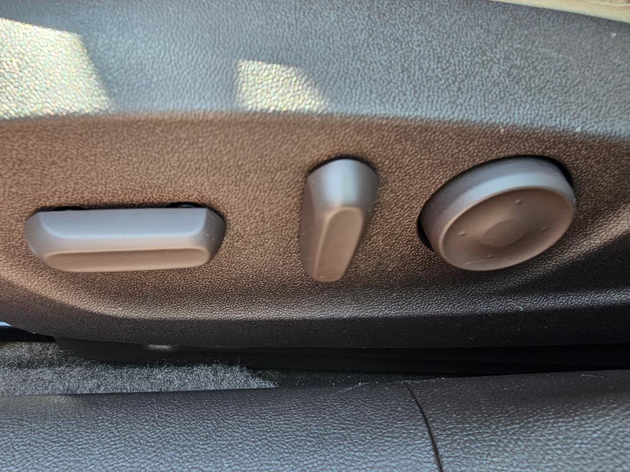 Used 2013 Chevrolet Malibu LTZ FWD image 31