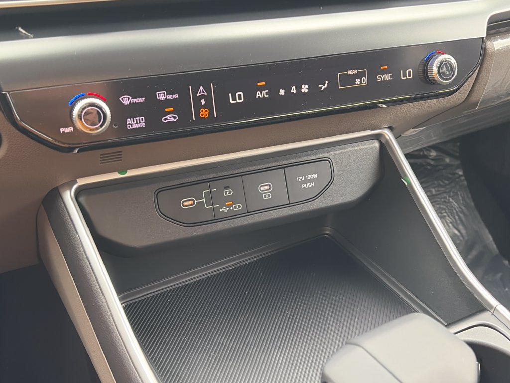 New 2026 Kia Carnival FWD image 22