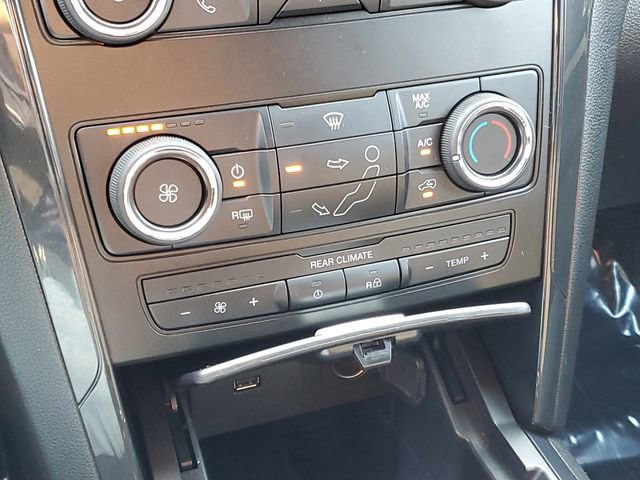 Used 2018 Ford Explorer XLT image 25