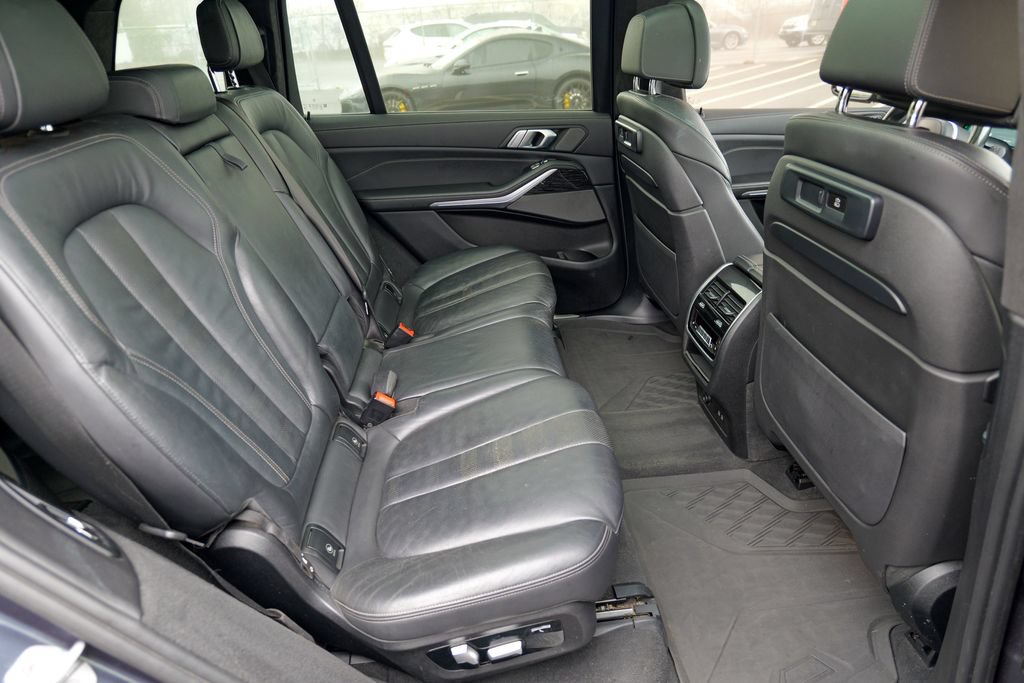 Used 2021 BMW X7 xDrive40i w/ M Sport Package AWD/4WD image 34
