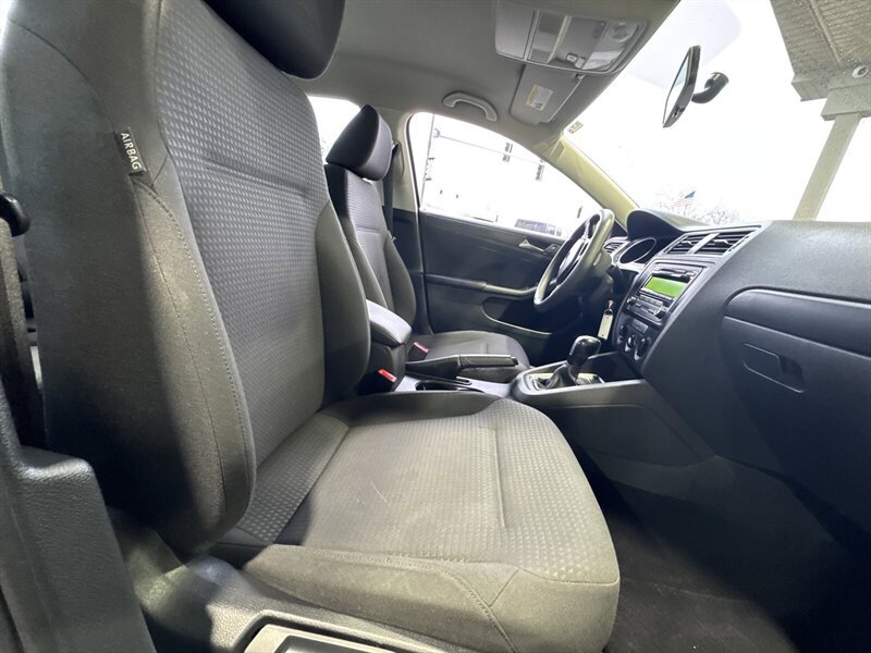 Used 2015 Volkswagen Jetta S image 15