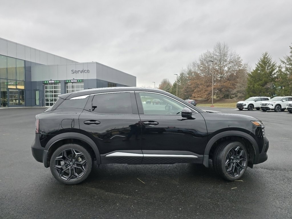 Used 2025 Nissan Kicks SR image 12