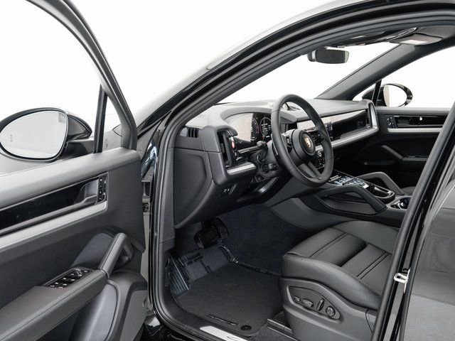 Certified 2025 Porsche Cayenne Coupe image 7