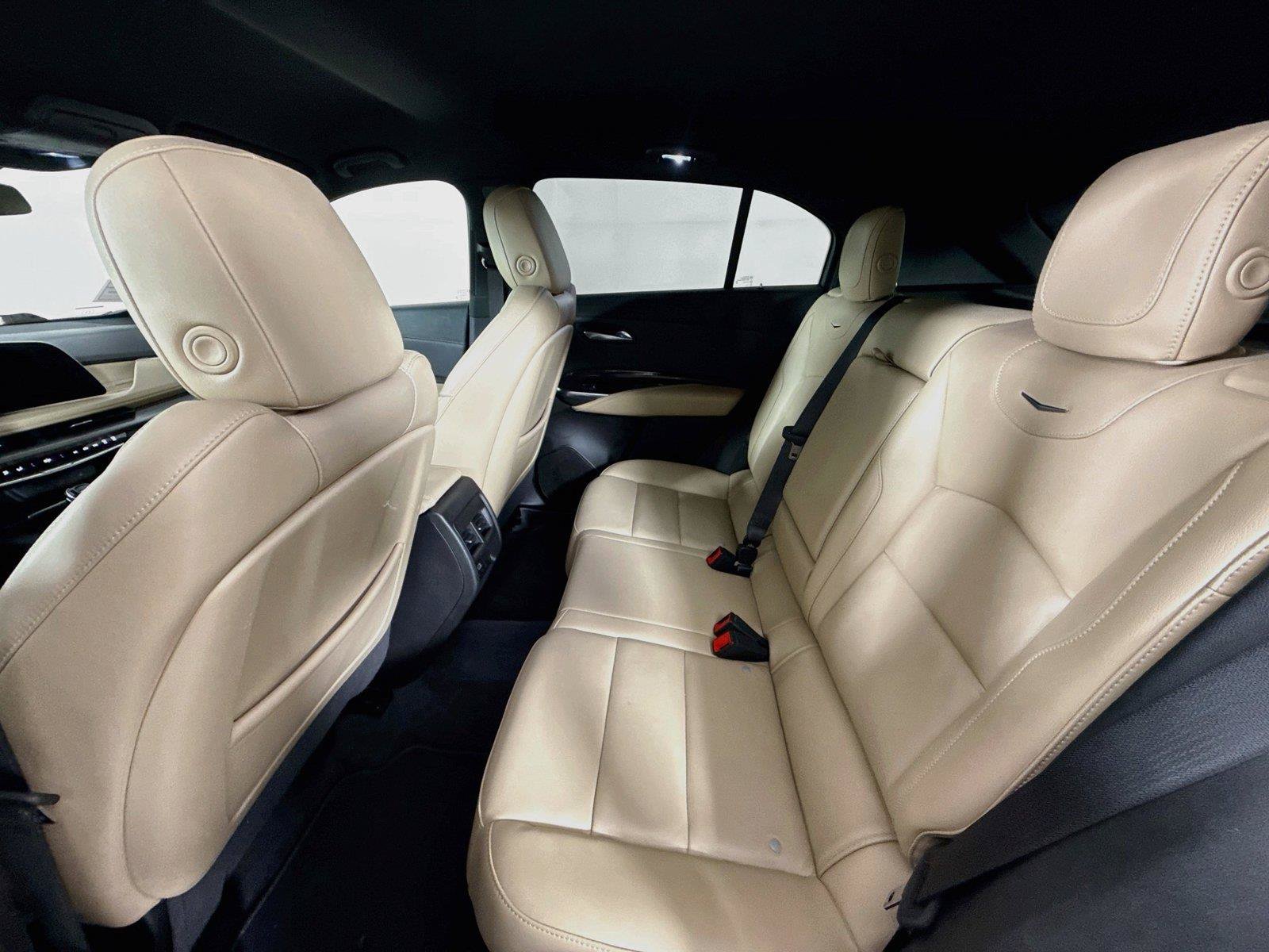 Used 2025 Cadillac XT4 Premium Luxury FWD image 31