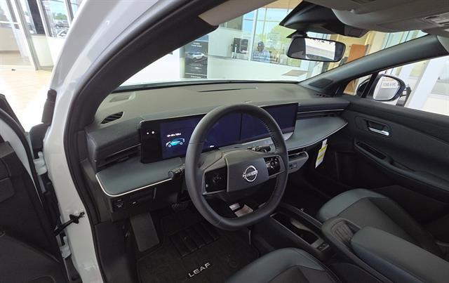 New 2026 Nissan Leaf SV+ w/ Illuminated Package FWD image 22