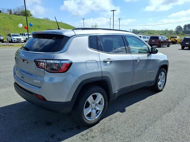 Used 2022 Jeep Compass Latitude w/ Convenience Group AWD/4WD image 4