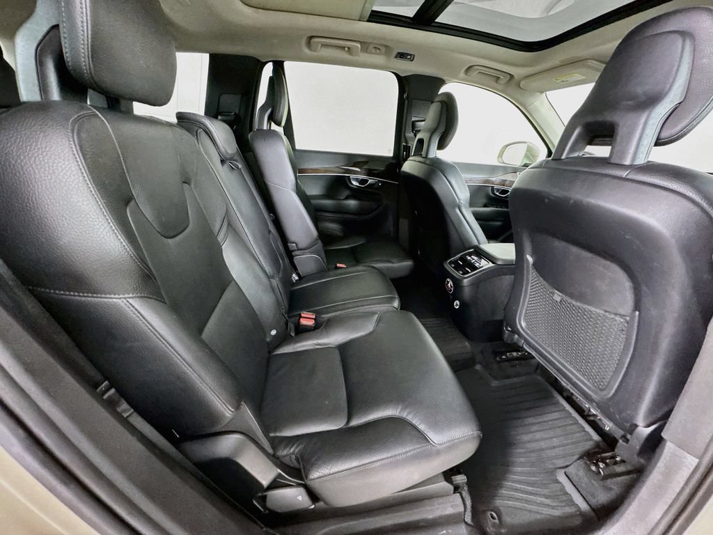 Used 2016 Volvo XC90 T6 Momentum AWD/4WD image 35