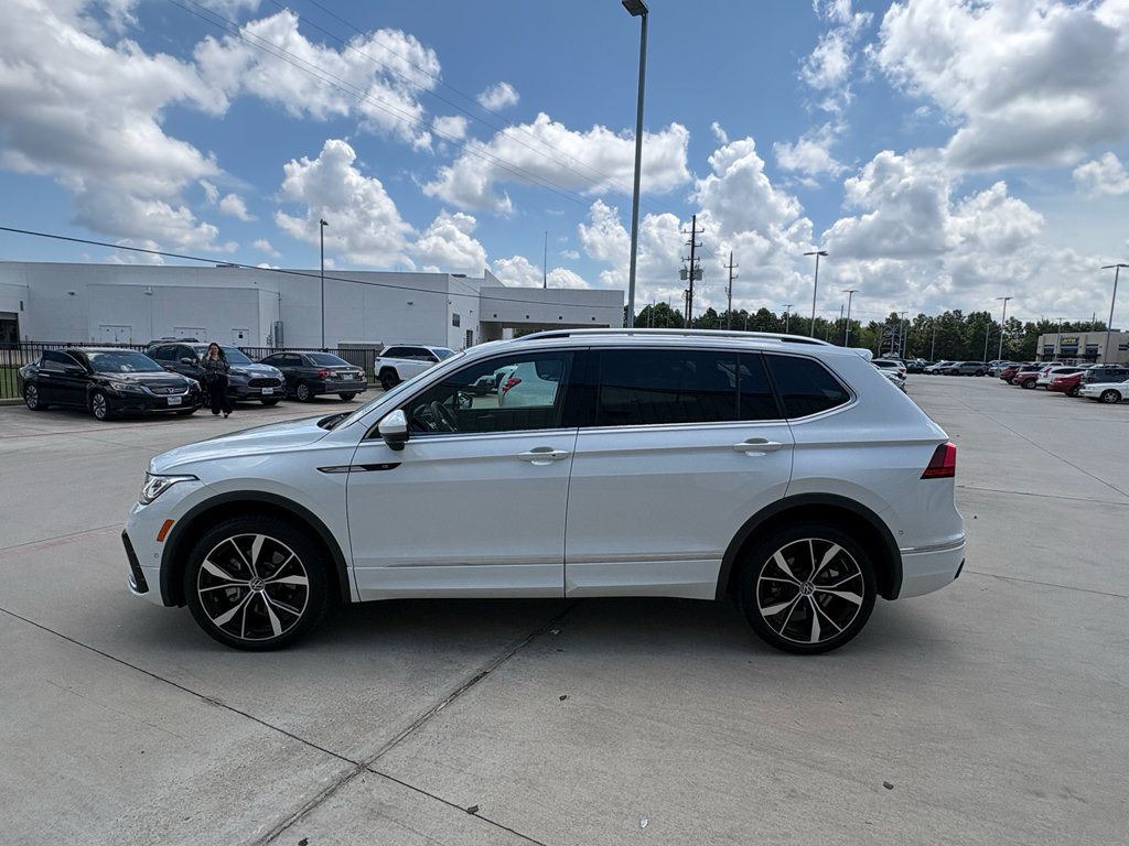 Used 2024 Volkswagen Tiguan SEL R-Line AWD/4WD image 5