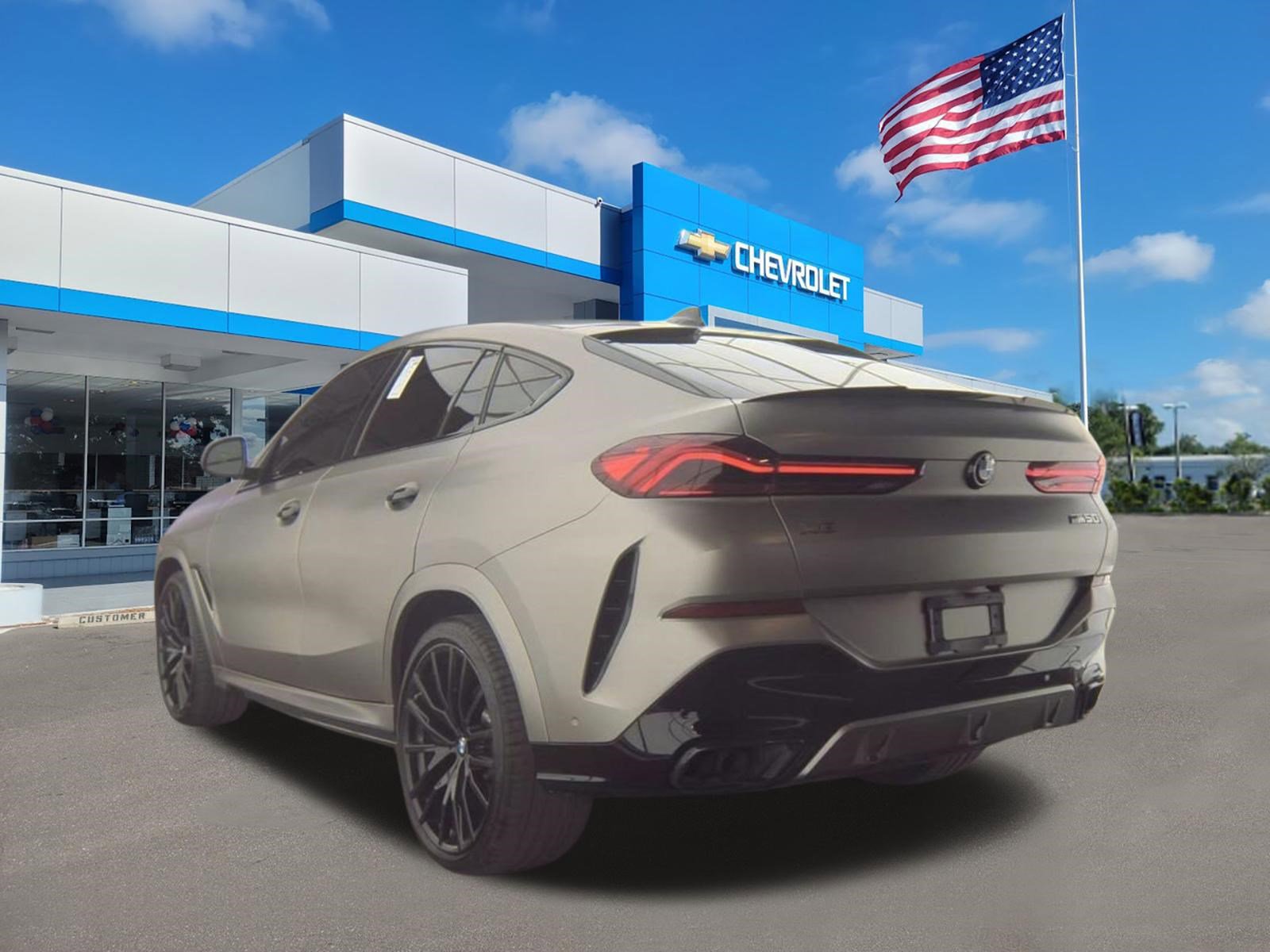 Used 2020 BMW X6 M50i w/ Executive Package AWD/4WD image 16