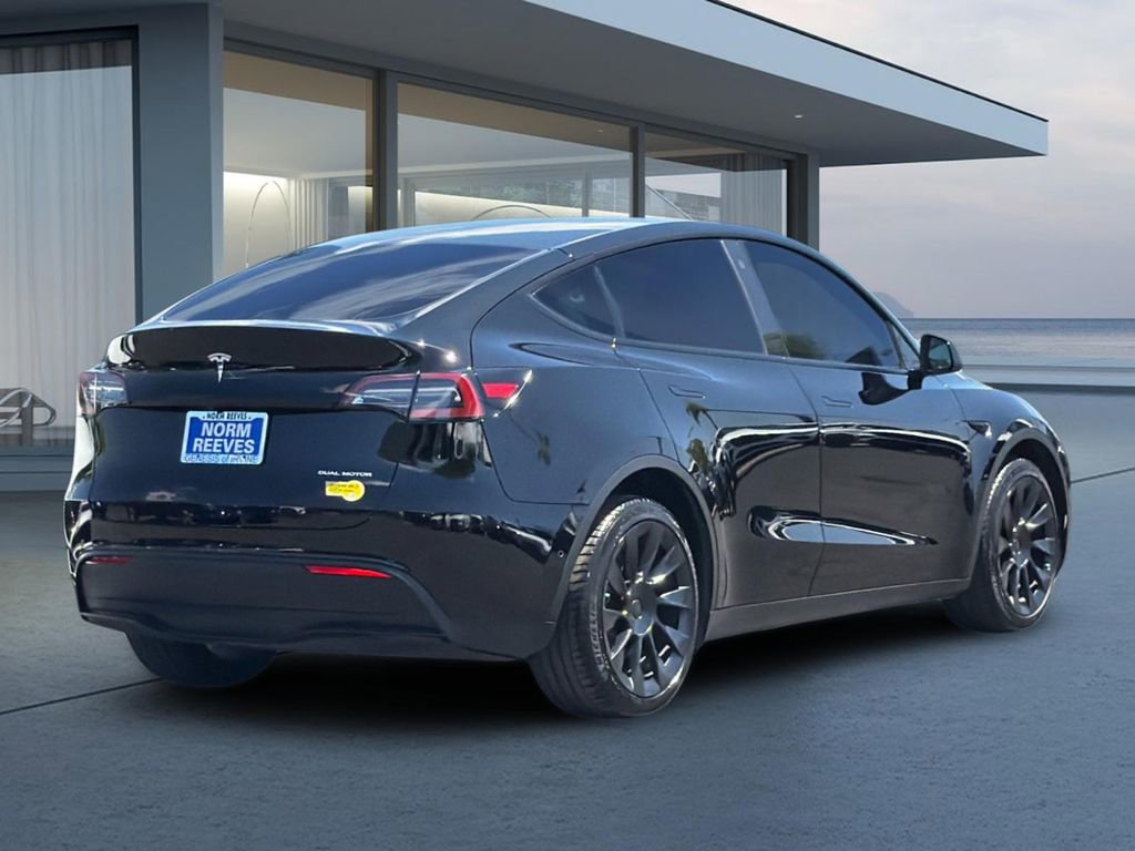 Used 2022 Tesla Model Y Long Range image 4