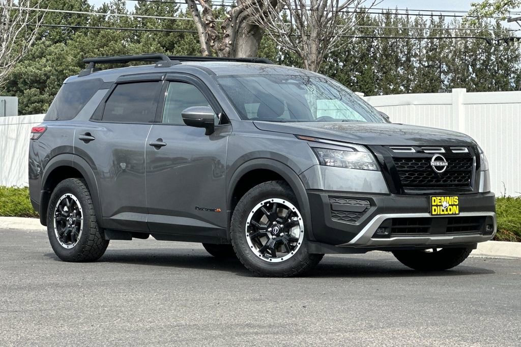 Used 2025 Nissan Pathfinder Rock Creek image 1