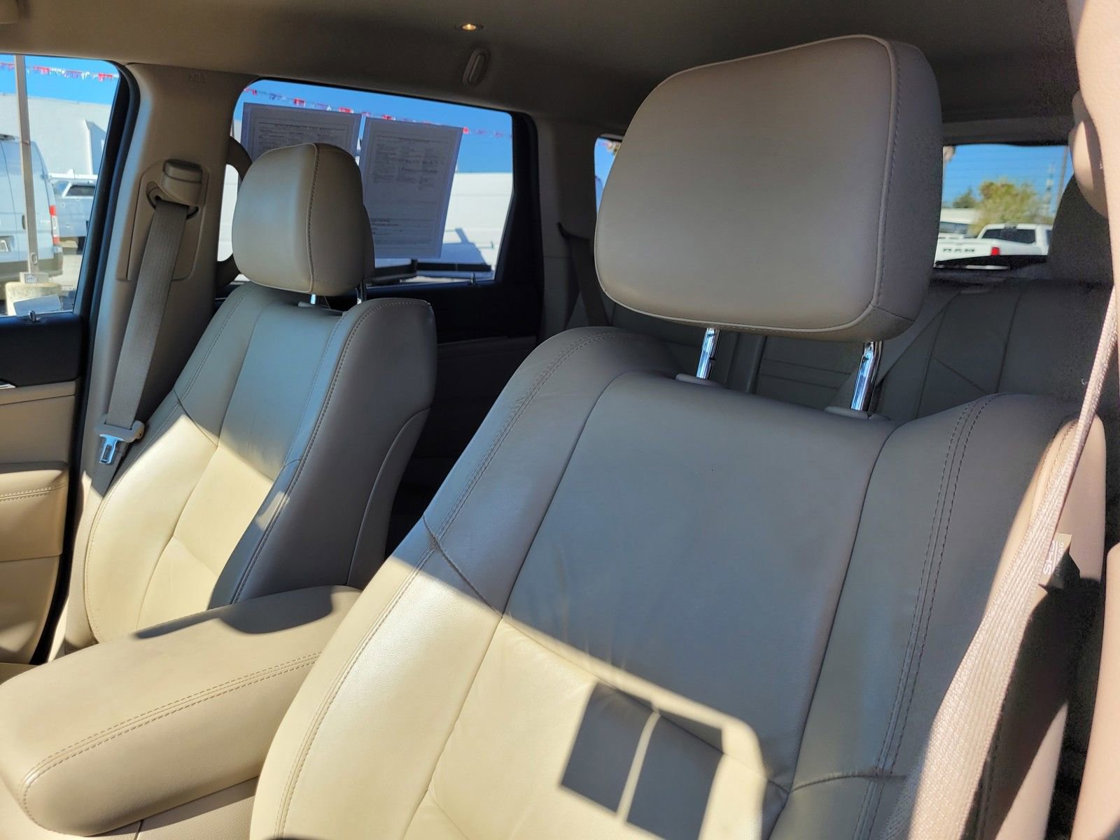 Used 2019 Jeep Grand Cherokee Limited image 16