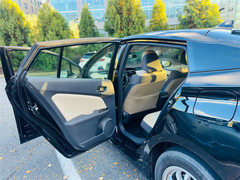 Used 2018 Toyota Prius Two image 23