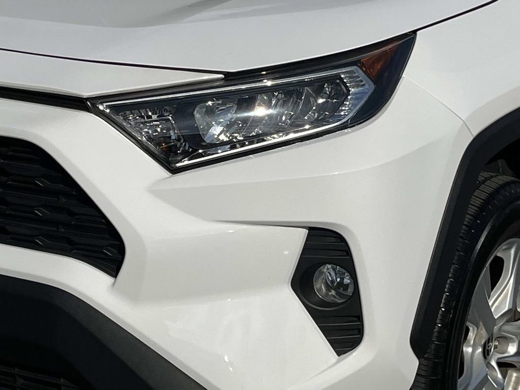 Used 2021 Toyota RAV4 XLE w/ Convenience Package image 9