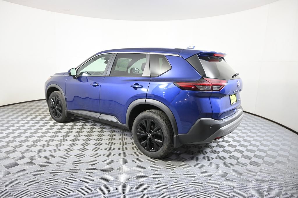 Used 2022 Nissan Rogue SV image 4