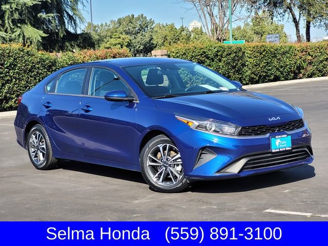 Used 2024 Kia Forte LXS image 2