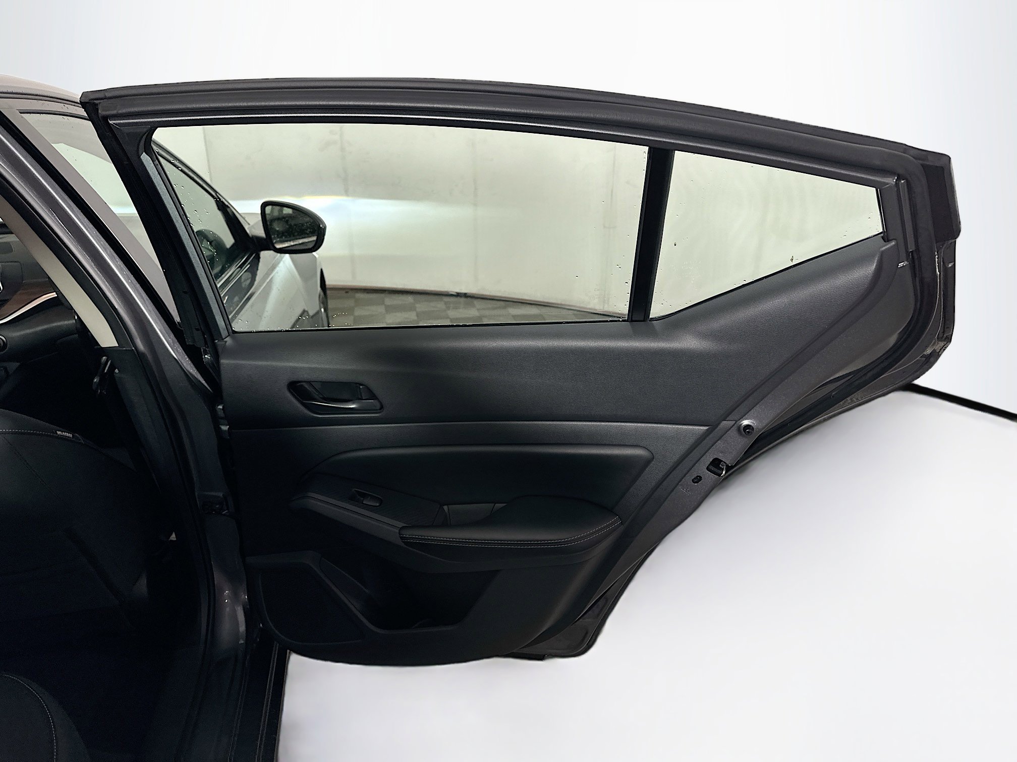 Used 2025 Nissan Altima 2.5 SV image 28