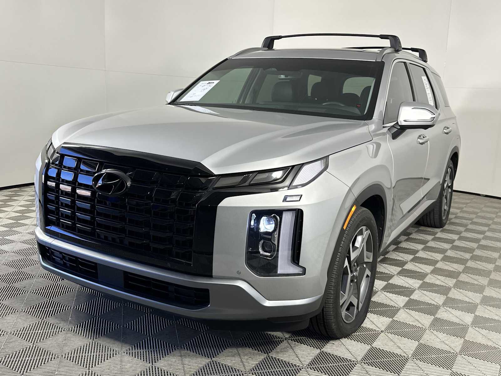 Used 2024 Hyundai Palisade Limited image 4