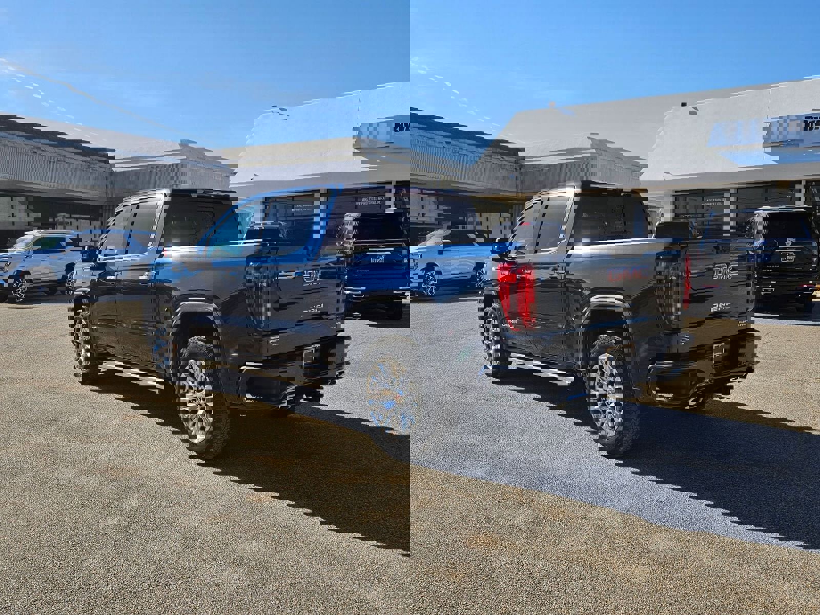 Used 2022 GMC Sierra 1500 Denali w/ Denali Carbonpro Edition image 3