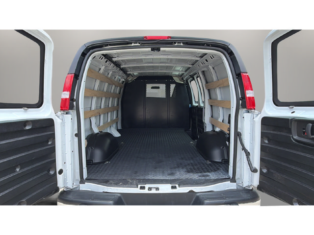 Used 2025 Chevrolet Express 2500 w/ Driver Convenience Package RWD image 31