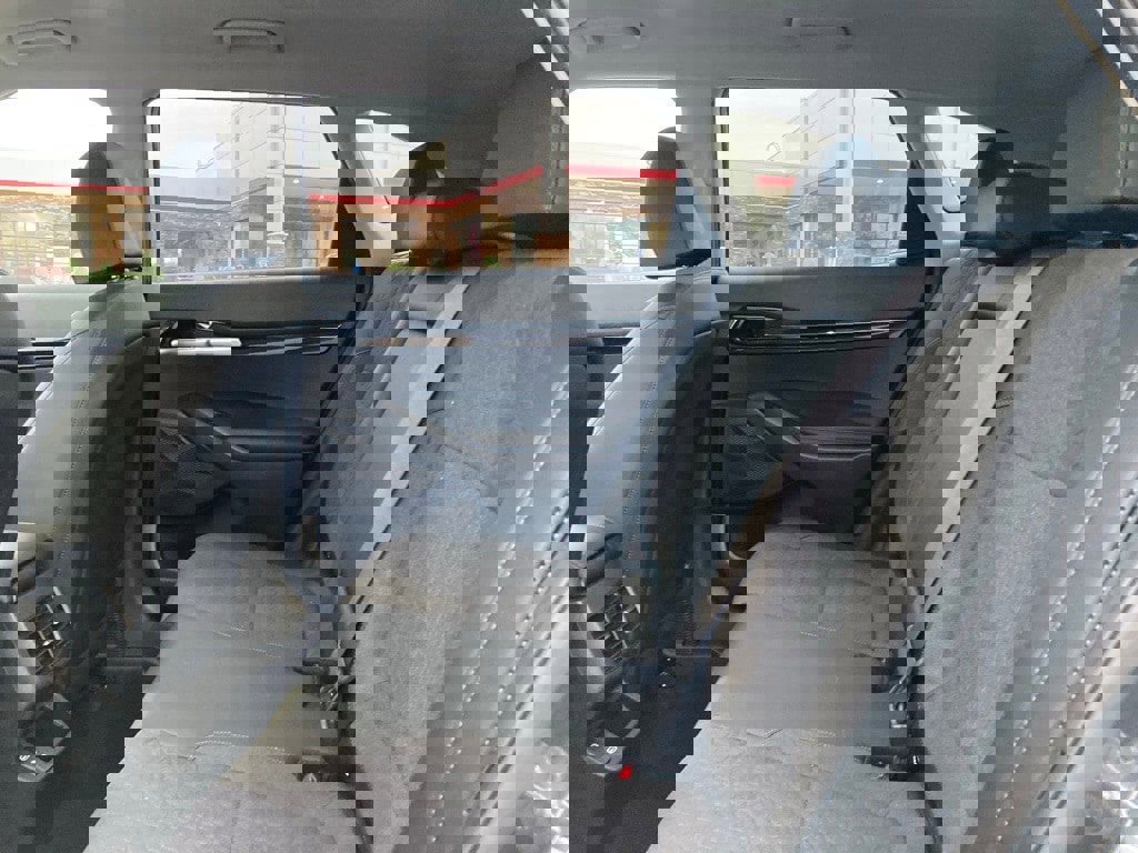 Used 2025 Kia Seltos S image 9