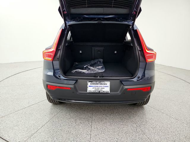 New 2026 Volvo XC40 B5 Core w/ Climate Package image 19