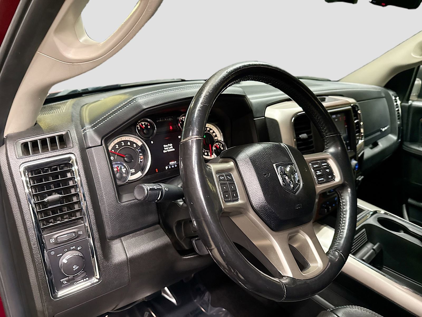 Used 2018 RAM 1500 Laramie w/ Convenience Group image 11