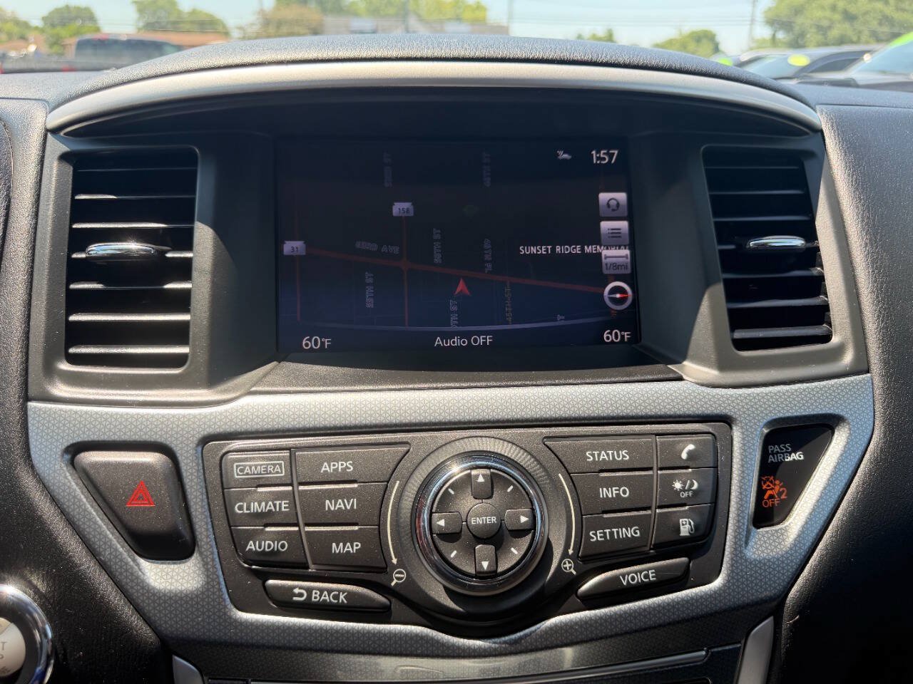 Used 2018 Nissan Pathfinder SL w/ SL Premium Package AWD/4WD image 11