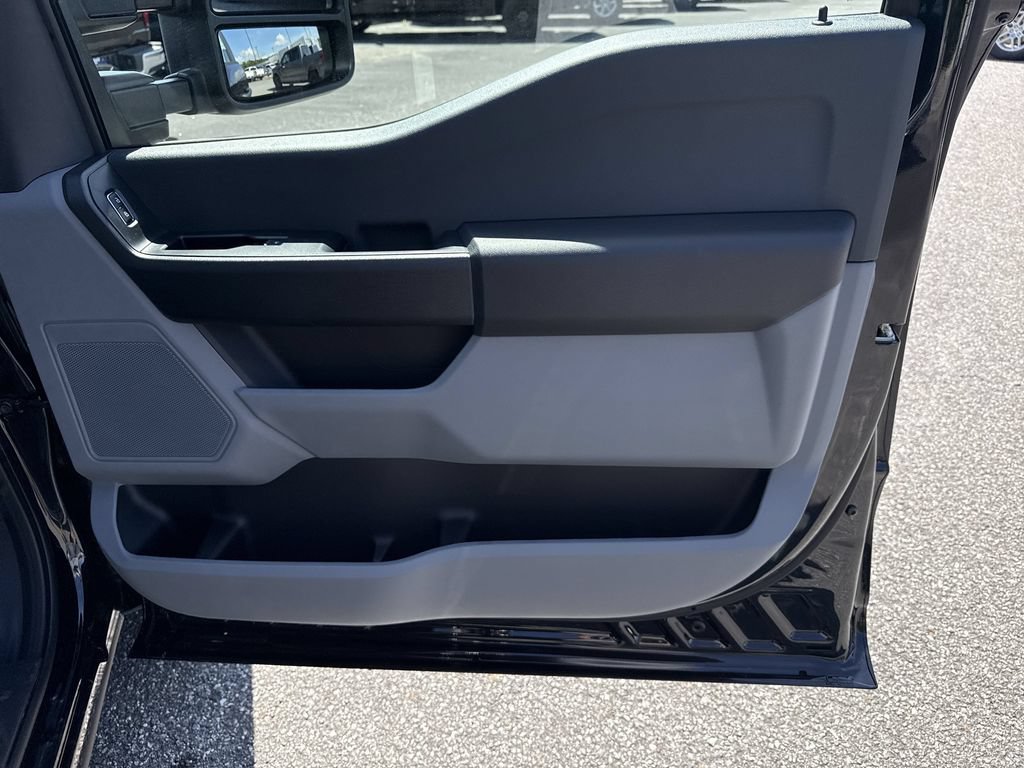 New 2025 Ford F350 XL w/ 360-Degree Camera Package RWD image 15