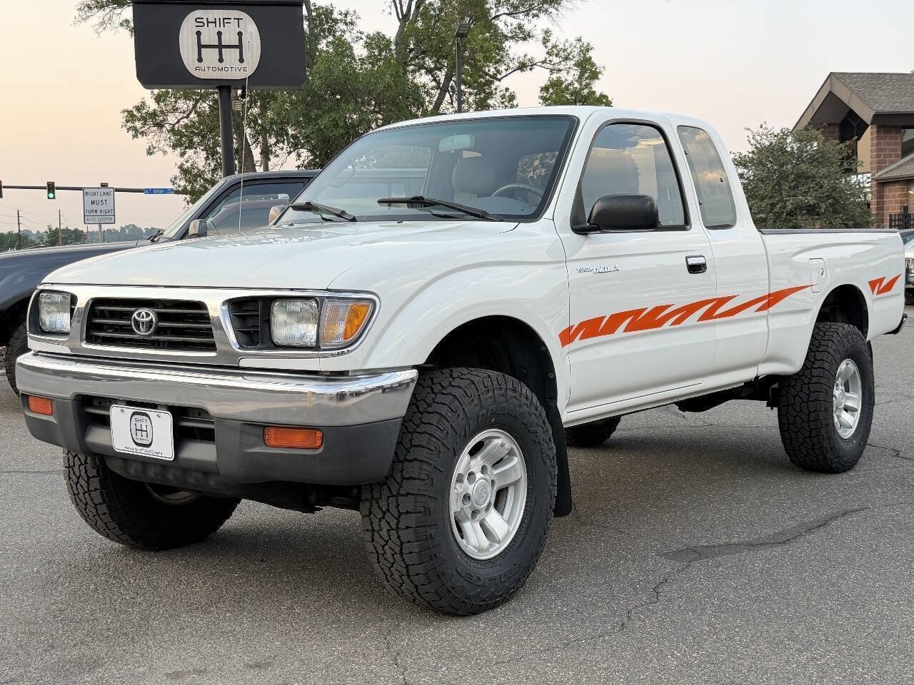 Used 1997 Toyota Tacoma 4x4 Xtracab V6 w/ LX Pkg image 4