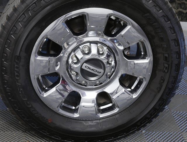 Used 2023 Ford F250 Lariat w/ Chrome Package image 8