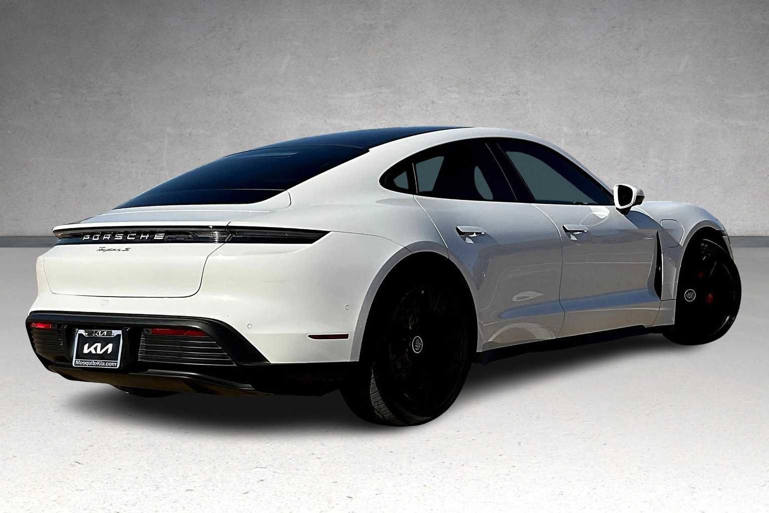 Used 2020 Porsche Taycan 4S image 21