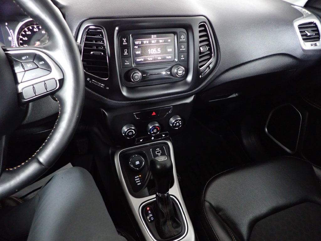Used 2018 Jeep Compass Latitude w/ Cold Weather Group AWD/4WD image 27