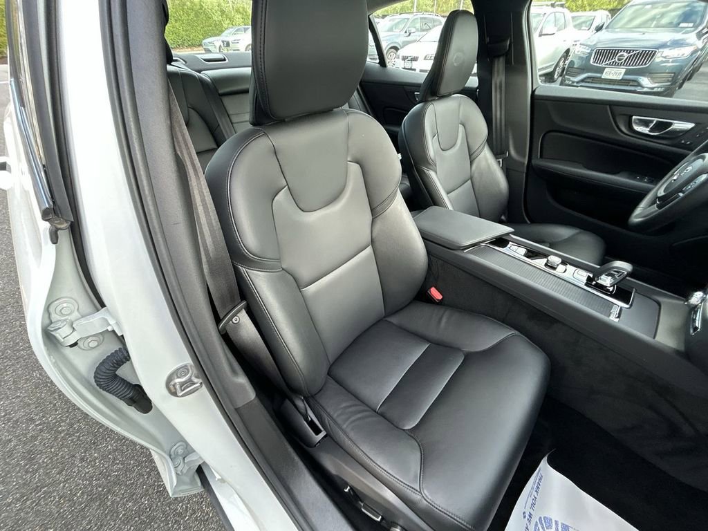Certified 2025 Volvo S60 B5 Core AWD/4WD image 25