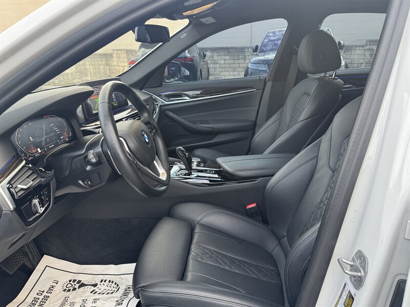 Used 2023 BMW 530i w/ Convenience Package RWD image 22