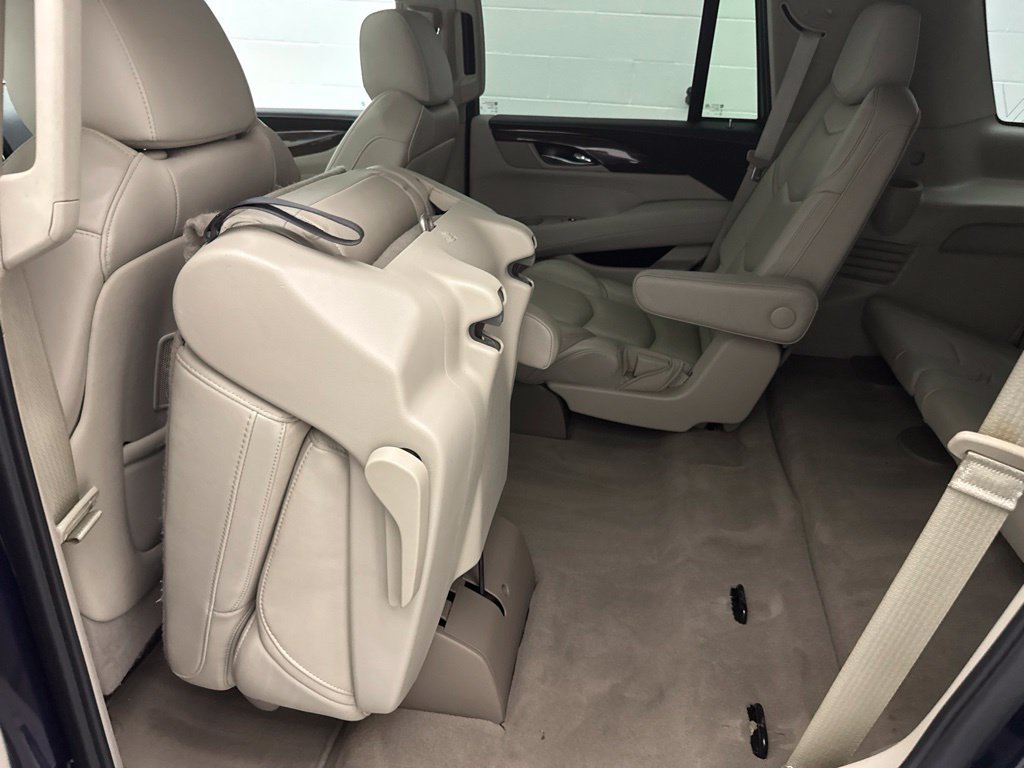 Used 2019 Cadillac Escalade Premium Luxury AWD/4WD image 58