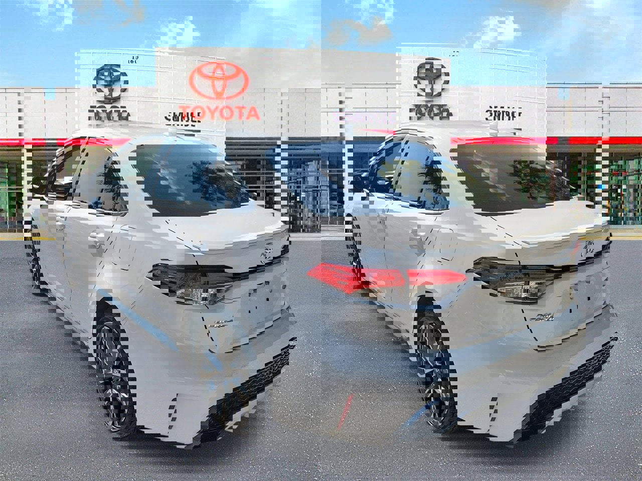 Used 2021 Toyota Corolla SE image 4