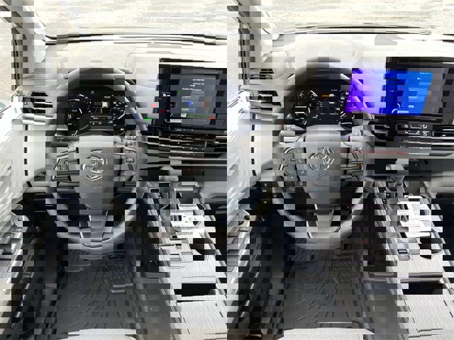 New 2026 Toyota Sienna LE image 13