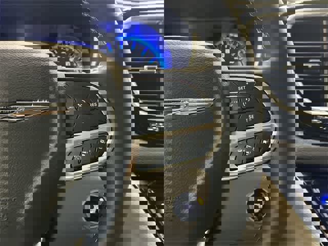 Used 2022 Chrysler Pacifica Touring-L image 18