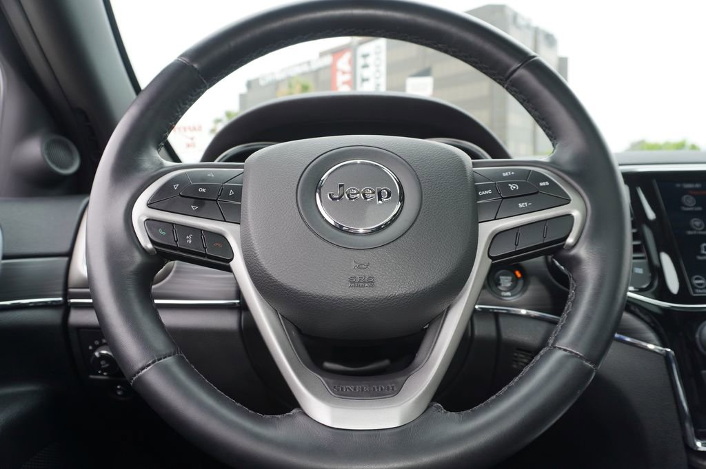 Used 2022 Jeep Grand Cherokee Limited AWD/4WD image 26