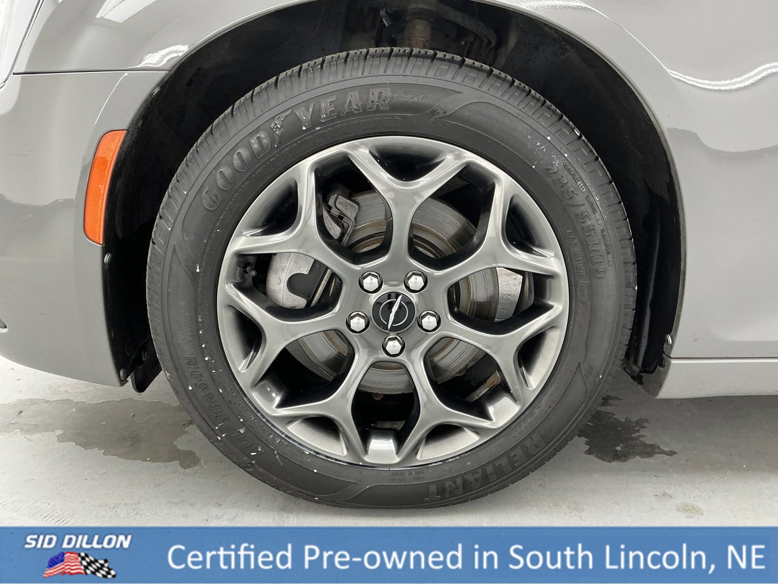 Used 2018 Chrysler 300 S image 17