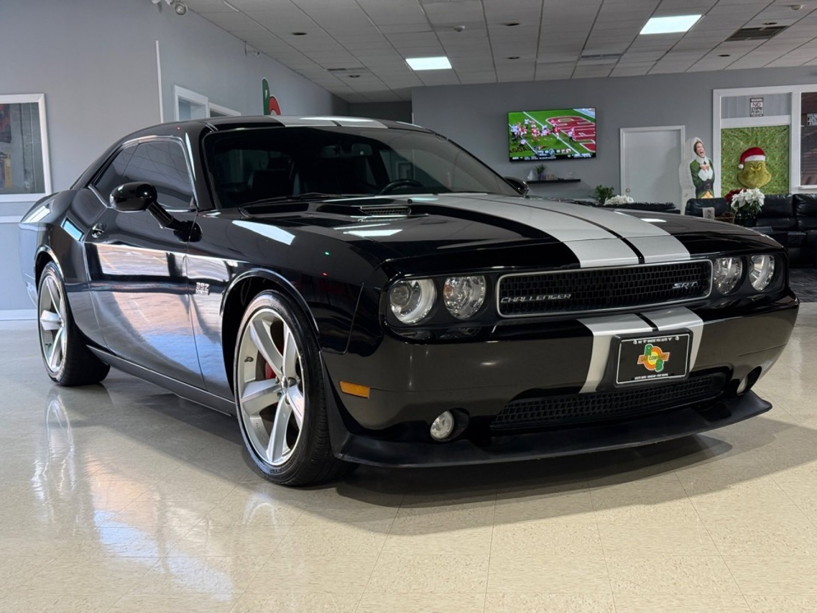 Used 2012 Dodge Challenger SRT8 w/ Premium Sound Group image 10