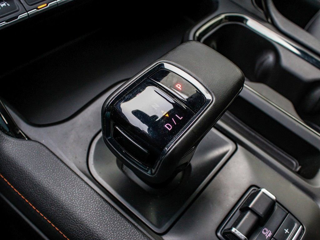 Used 2024 GMC Sierra 1500 AT4 w/ Technology Package image 24